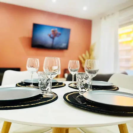 Le Terra-cota 3 Ch Privées 10' Gare-port Et Plage, Wfi, Cosy